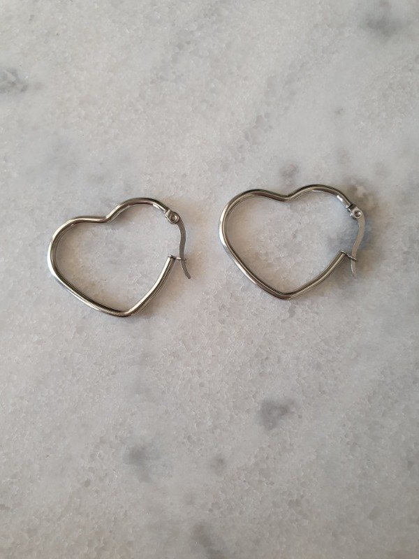 Aros acero quirúrgico forma corazón chico